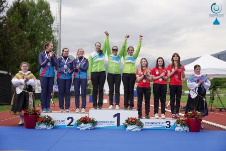 ina Corel, Urška Čavič, Ana Umer – 1. mesto ukrivljeni lok ženska ekipa